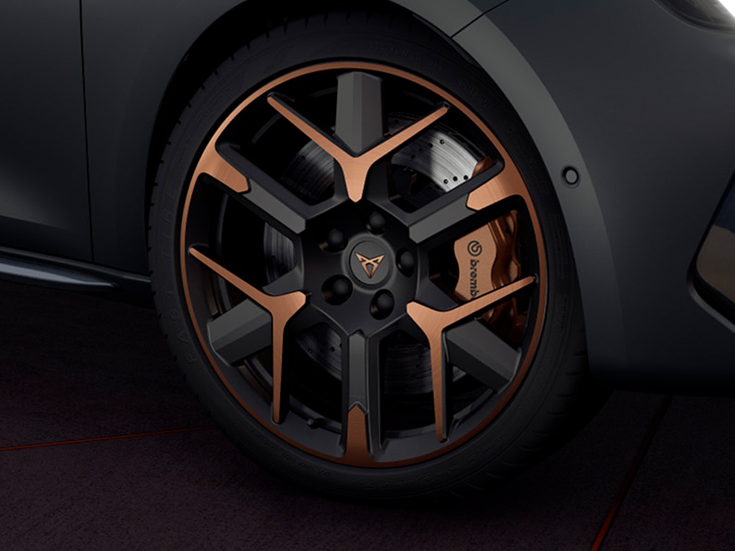 Close-up shot of the alloy wheel design of the new CUPRA Leon, that combines with Brembo Brakes to offer a smoother performance.