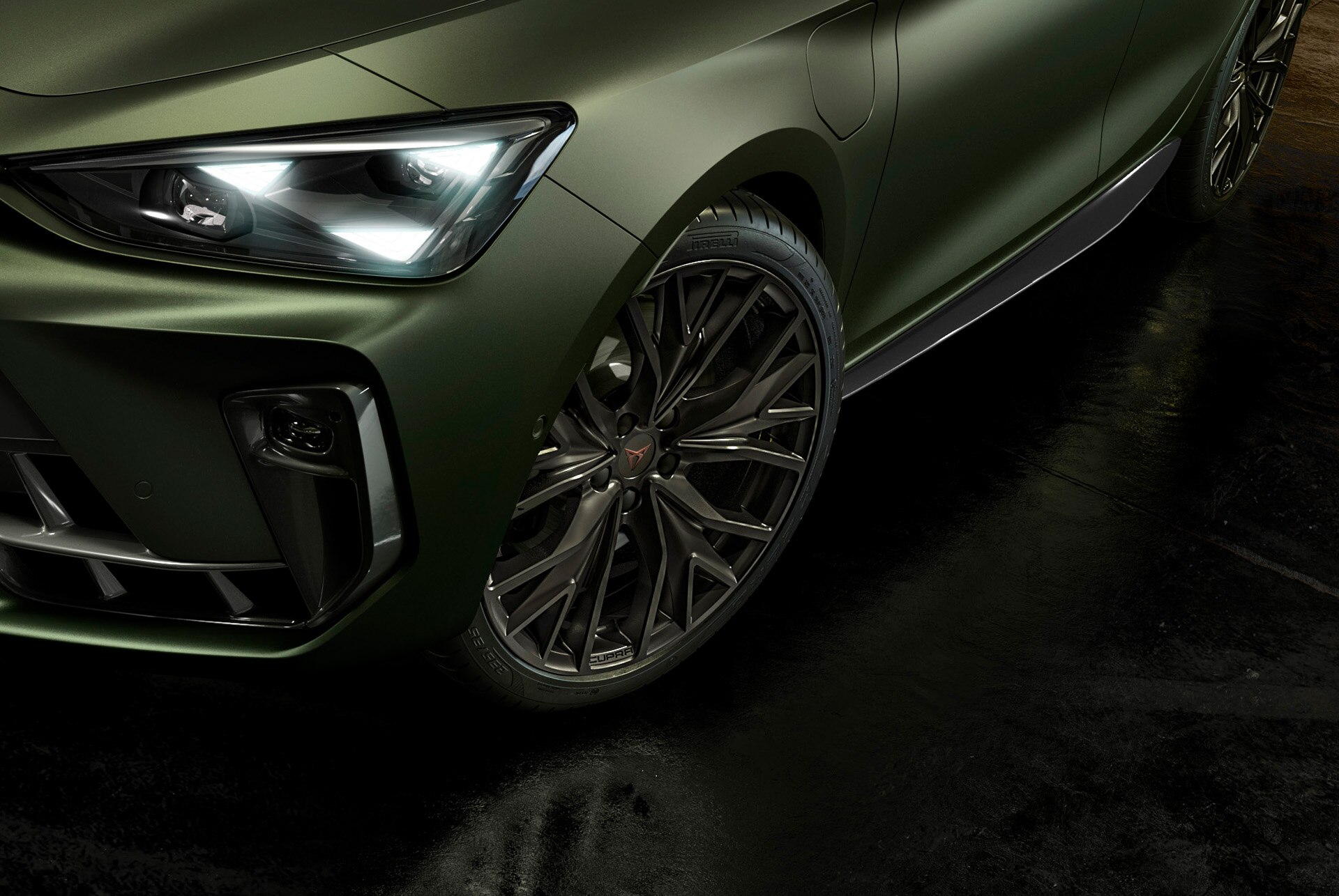 Close-up of the CUPRA Leon SP’s mistral 19-inch alloy wheel from the Tribe Edition.