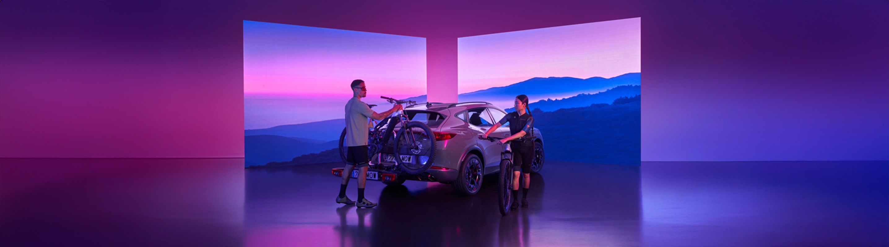 man-with-cupra-bike-and-leon-bike-rack